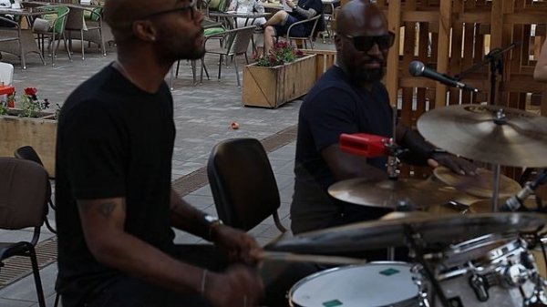 Группа LEGENDARIO