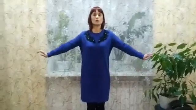 Вязаное платье с кружевом и стразами смотреть онлайн