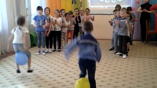 Прыжки с шариком д.с14 миасс 20017 смотреть онлайн