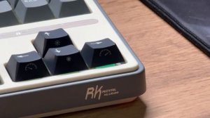 С этой клавиатурой что-то не так? ХМ....   Royal Kludge R87 PRO