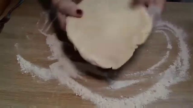 ПЕЧЕНЬЕ ИЗ ТВОРОЖНОГО ТЕСТА С ПОВИДЛОМ И ОРЕШКАМИ