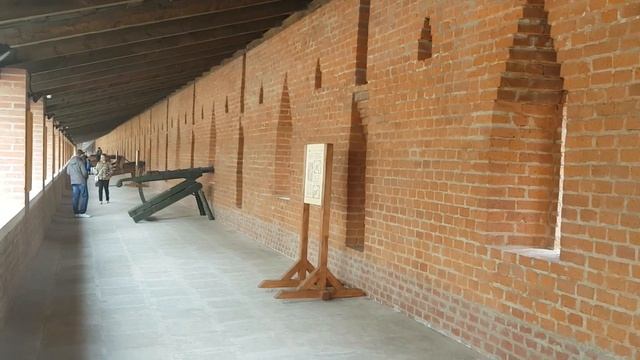 Китайгородская стена в Зарядье - выставка пушек смотреть онлайн