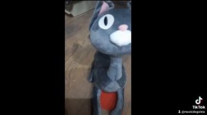 I have Noodle and bun toy. У меня есть Лапша и Булочка игрушки.Ich hab