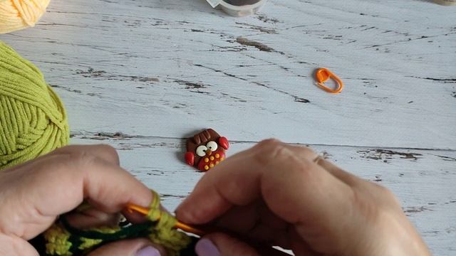 Как связать сумку крючком? Жаккардовый узор для сумочки. Часть 2. смотреть онлайн