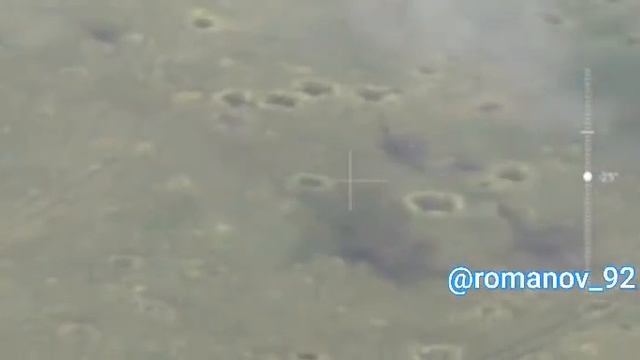 Отправка на украинские позиции в Марьинке беспилотного танка-камикадзе, забитого 6 тоннами тротила смотреть онлайн