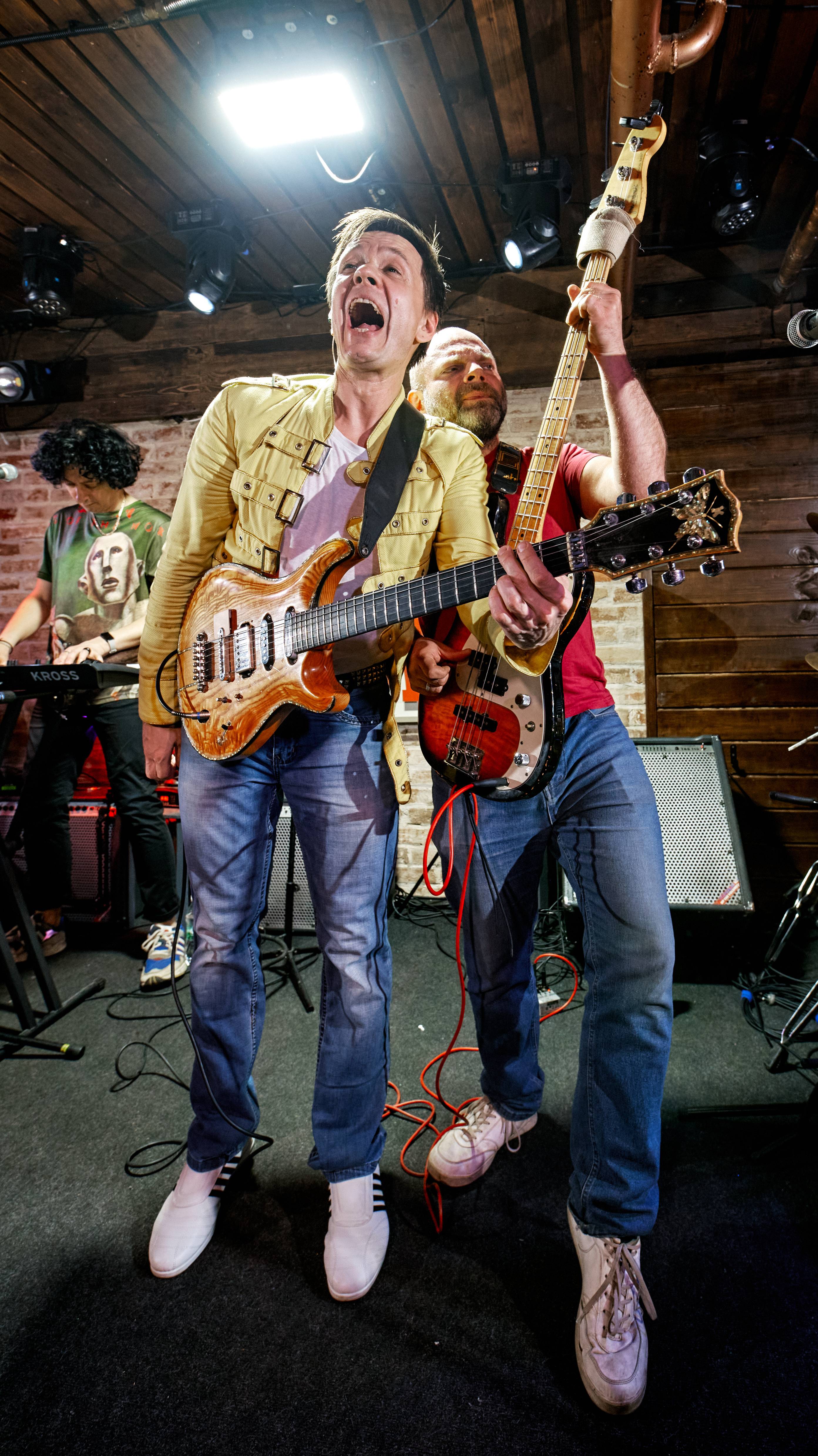 VID_20250523_212036 Radio Ga GA