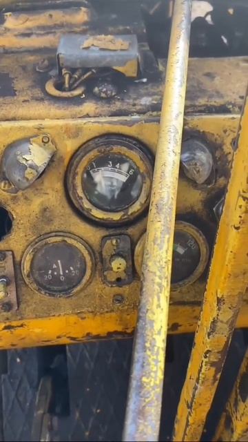 Трактор Молдован на гусеничном ходу смотреть онлайн