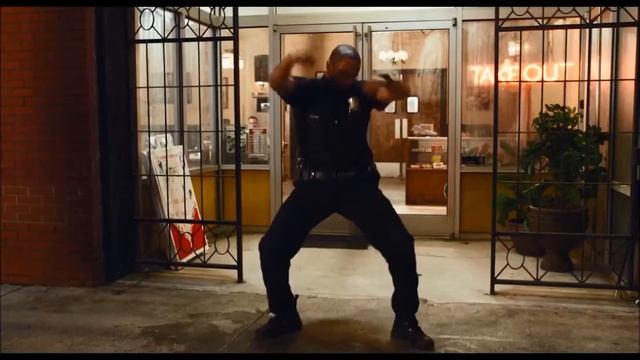 Типа копы - Let's Be Cops 2014 - best moment смотреть онлайн