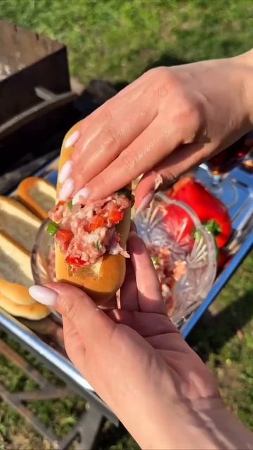 БУЛОЧКИ НА МАНГАЛЕ С КУРИНЫМ СЮРПРИЗОМ. #еда #вкуснаяеда #здороваяеда #полезнаяеда #домашняяеда #топ смотреть онлайн