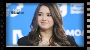 В Сети обсуждают свадебные фото Камилы Валиевой