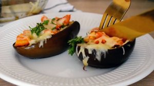 ХОТИТЕ ПОПРОБОВАТЬ ЧТО-ТО НЕВЕРОЯТНОЕ? Запеченные баклажаны с сыром и помидорами.