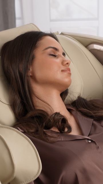 Массажное кресло из новой коллекции | Orlauf Jazz в цвете Creamy Oasis™ смотреть онлайн