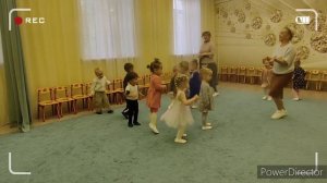 Музыкально-подвижная игра «Поезд», 3-4 года