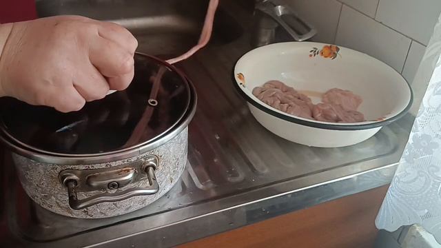 Как быстро и просто почистить свиные кишки для домашн? смотреть онлайн