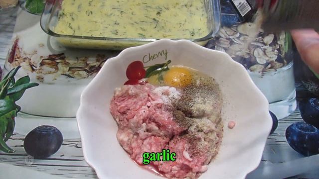 Картопля запечена з фрикадельками