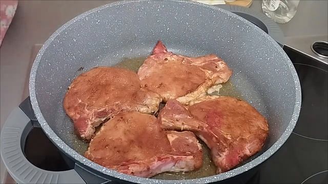 Пряные отбивные по-шашлычному😋  „Würzige Kotelettpfanne Nach Schasc