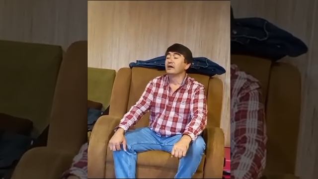 Ман ронда зи майхонаам аз ман бигурезед,.. -  Eraj Jumaevich  /son