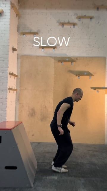 Slow-fast для «Реверс тиф»💪🏻 #паркур #parkour #parkourtraining #trainings #extreme #фриран #music смотреть онлайн