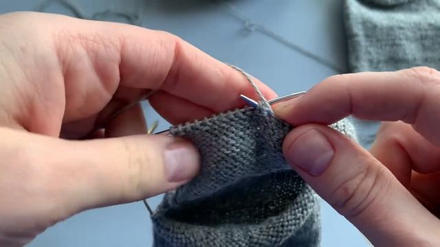 #KnitVlog 15 // 2 готовые работы // Экспресс МК по носкам в конце видео // Гуляем смотреть онлайн