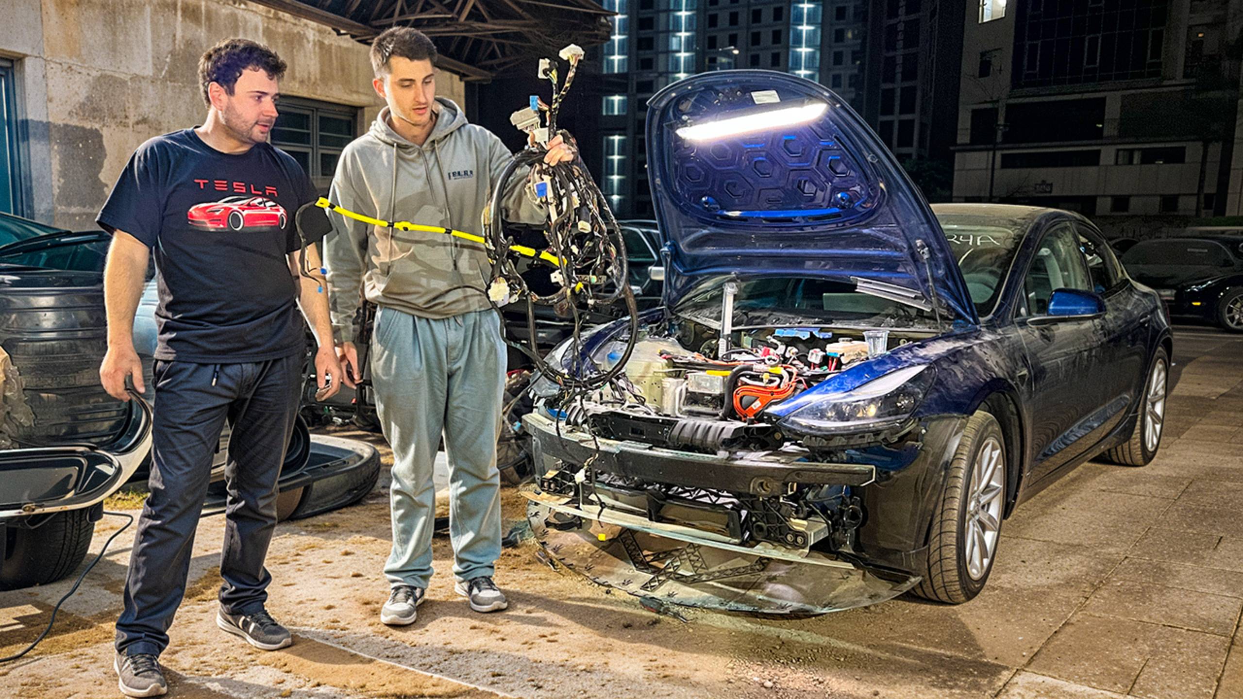 Утопленная Тесла не оживает! смотреть онлайн