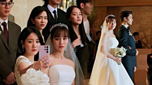 Богатый генеральный директор украл её первый поцелуй, но притворился пьяным и потерял сознание.