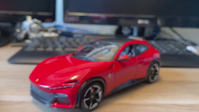 Обзор модели Ferrari Purosangue в масштабе 1/25 от Bburago смотреть онлайн