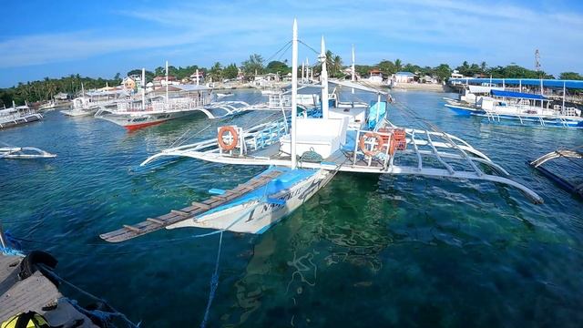 Утро на о. Малапаскуа (Филиппины)