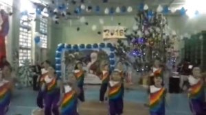Ёлка в муз.школе. 24.12.2015. Танец "Красками разными"