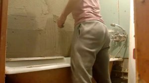 установка маяков с помащью плиточного клея! в ванной