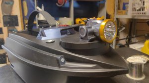 v030 прикормочный кораблик