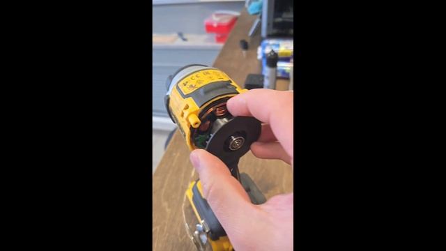 Ремонт DeWalt DCF850