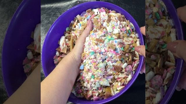 Режу заготовку ножом : Cutting the form with a knife