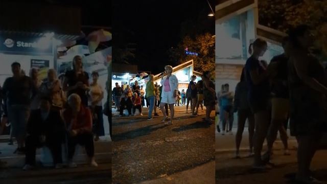 народное караоке в Адлере смотреть онлайн