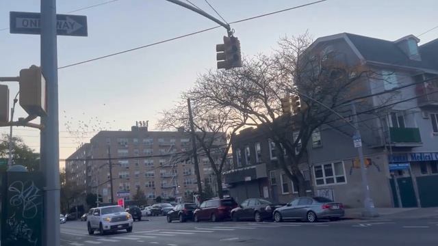 Доброе утро, страна! 🇺🇸 По дороге в колледж размышля?