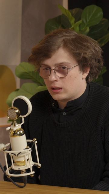 Проблема творческих людей | Бонд с кнопкой смотреть онлайн