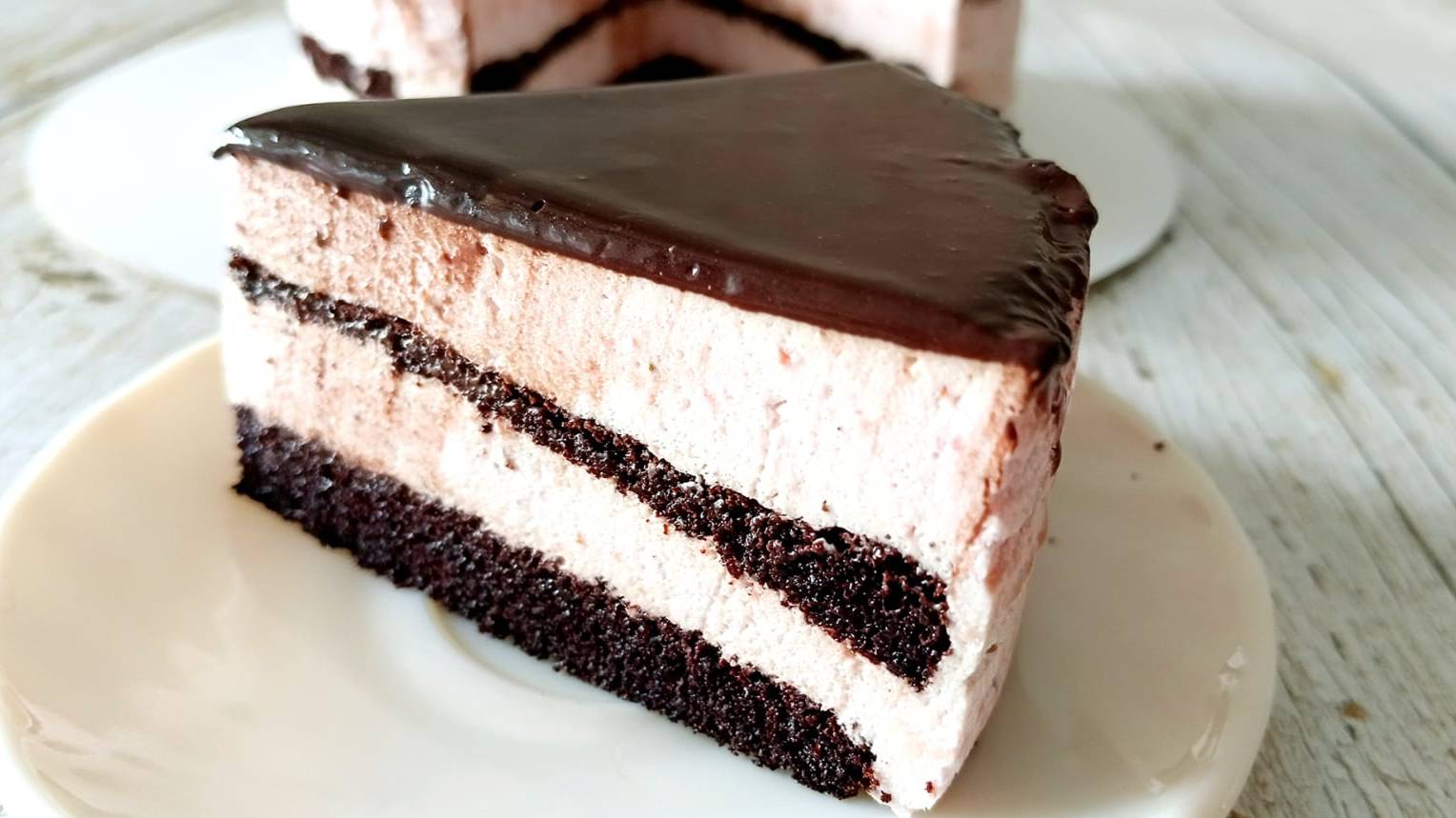 Шоколадный кето торт Мерси с клубничным суфле! смотреть онлайн