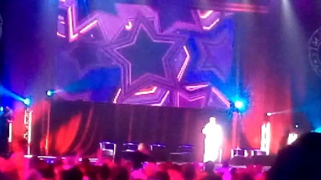 Вокальный номер ведущего мероприятия Юрия. Ассамблея МЛМ-предпринимателей смотреть онлайн