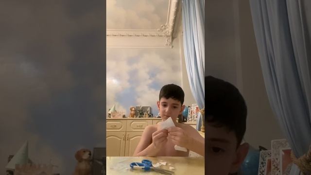 Показываю узоры из бумаги ￼ смотреть онлайн