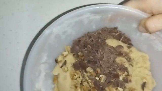 СЛИВОЧНОЕ ПЕЧЕНЬЕ С ГРЕЦКИМИ ОРЕХАМИ И КРОШКИ ШОКОЛАД