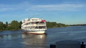 Теплоход- красавец Дмитрий Пожарский.