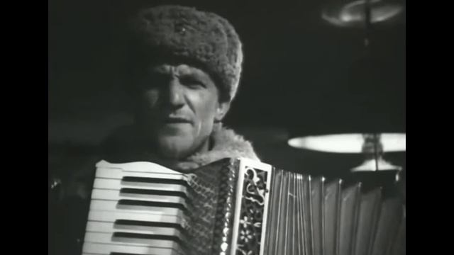 Послушайте песню - Вязанный Шарф Голубой.Ретро песня. смотреть онлайн