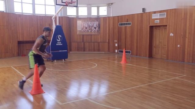 Зигзаг без мяча с остановкой двумя шагами ч 1 смотреть онлайн