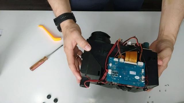 Разборка проектора Umiio U8 Pro смотреть онлайн