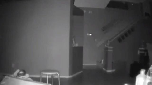 Скрытая камера в спальне девушки сняла такое, что никт смотреть онлайн