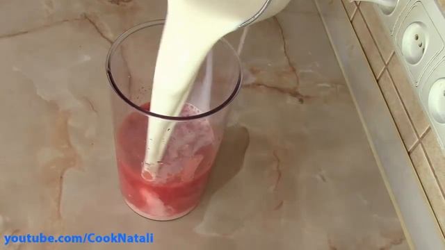 Как приготовить смузи из клубники и банана