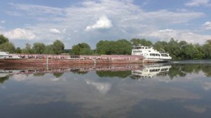 Сухогруз Окский-15 (Тип: Окский Проект: 559Б) проходит мим