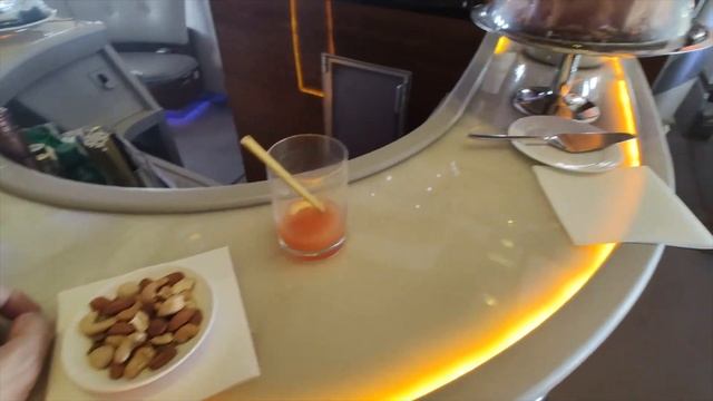 Бизнес-класс Emirates A380 в 2024 году! смотреть онлайн