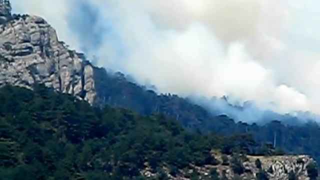 Пожар в Ялте 30.07.12 13:47. Урочище Кизил-Кая