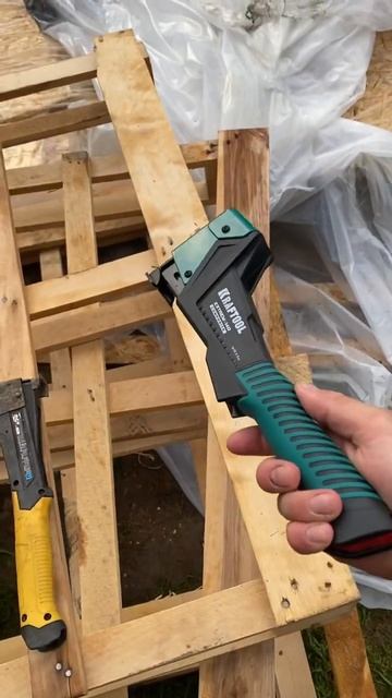 Молотковый степлер kraftool, #стройка #работа #дача #diy #лай? смотреть онлайн