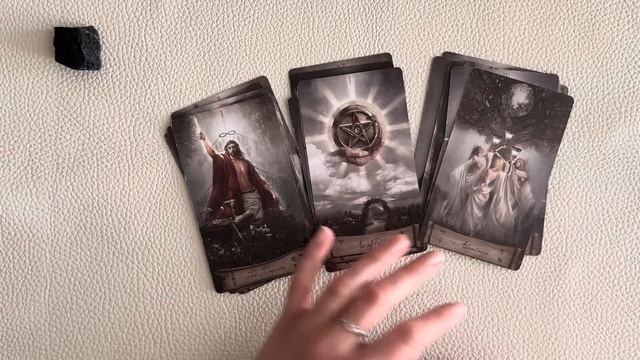 Какое решение она приняла по поводу вас? Таро для мужчин. Расклад для мужчин смотреть онлайн